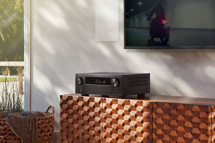 Denon AVC-X4800H Zwart product in gebruik