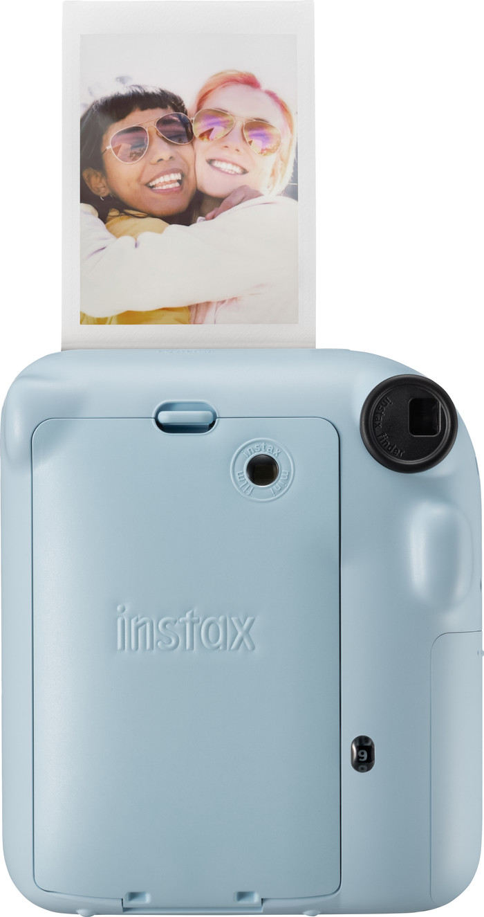 Fujifilm Instax Mini 12 Pastel Blue produkt in gebrauch