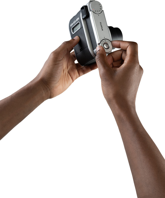 Fujifilm Instax Mini 99 Zilver product in gebruik