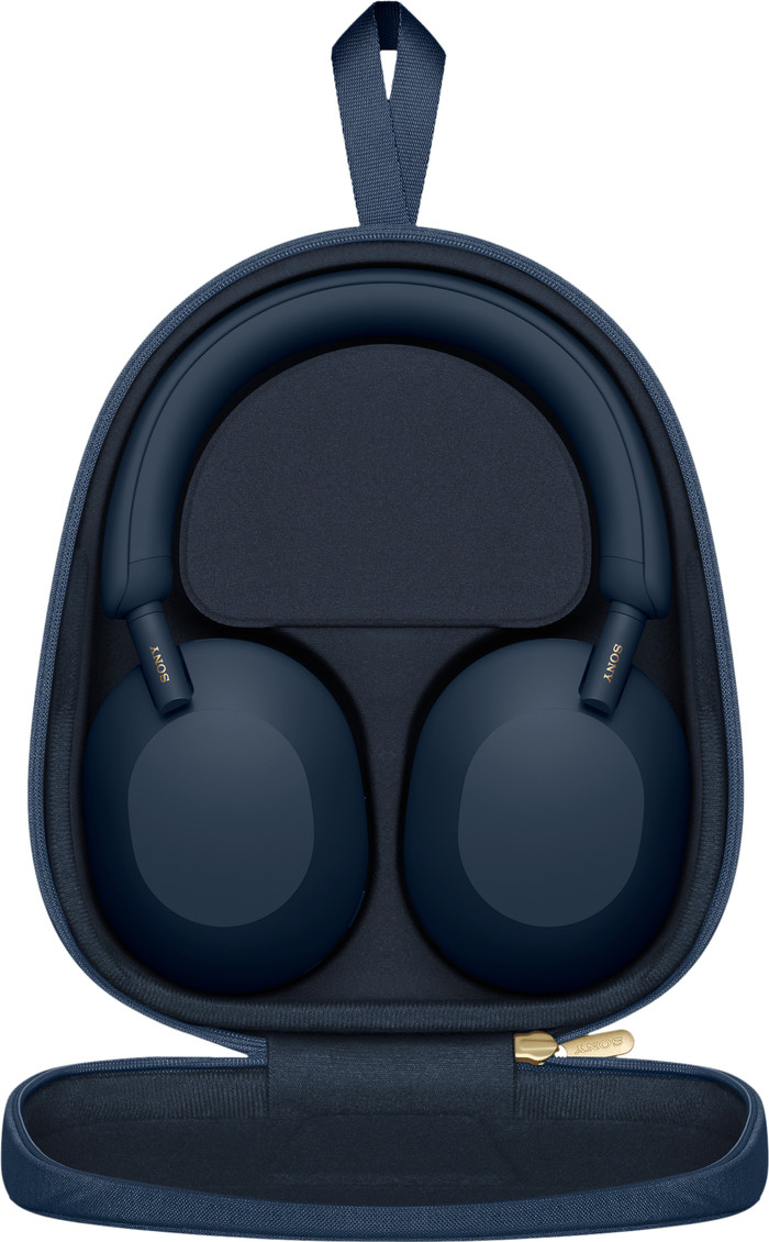 Sony WH-1000XM5 Blauw + BlueBuilt Quick Charge Oplader met Usb A Poort 18W Zwart accessoire