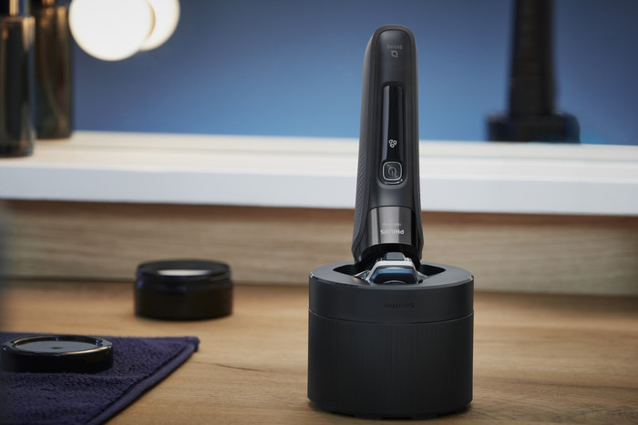 Philips Shaver Series 7000 S7886/63 product in use