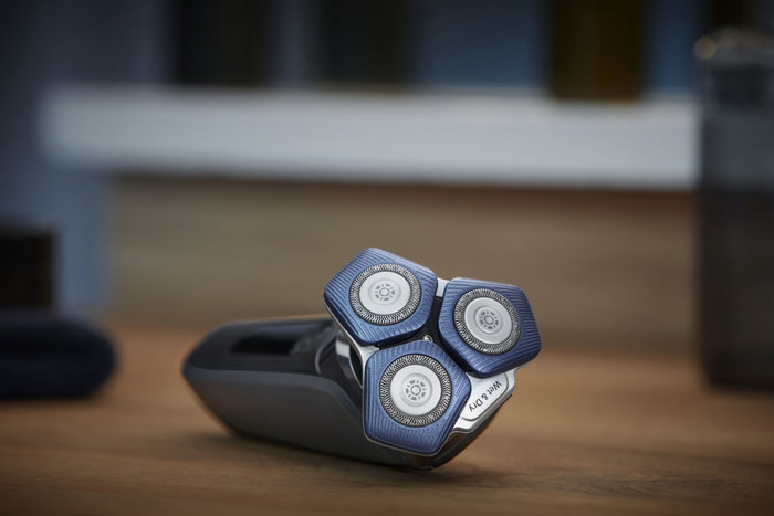 Philips Shaver Series 7000 S7886/63 product in use