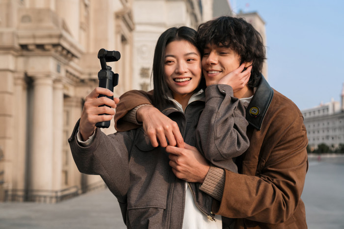 Insta360 Luna Ultra Zwart product in gebruik