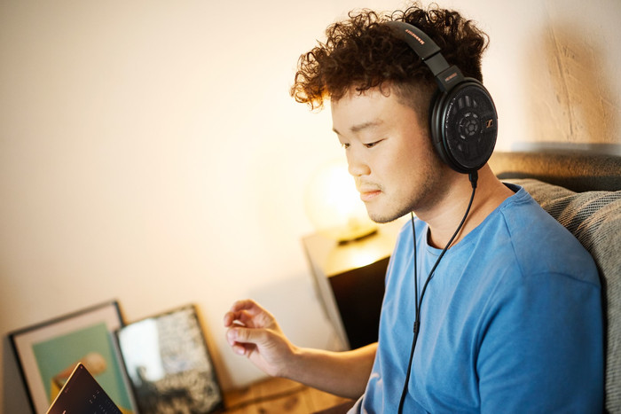 Sennheiser HD 660S2 product in use