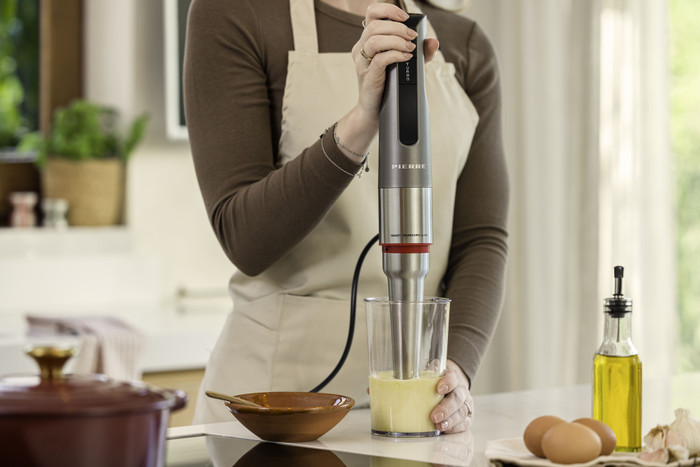 Pierre Immersion Blender PHB7000 Smart product in use