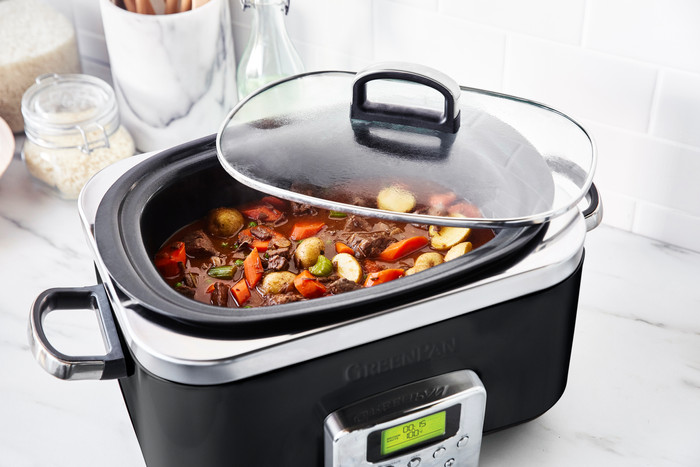 GreenPan Elite Slowcooker Black 6L product in use