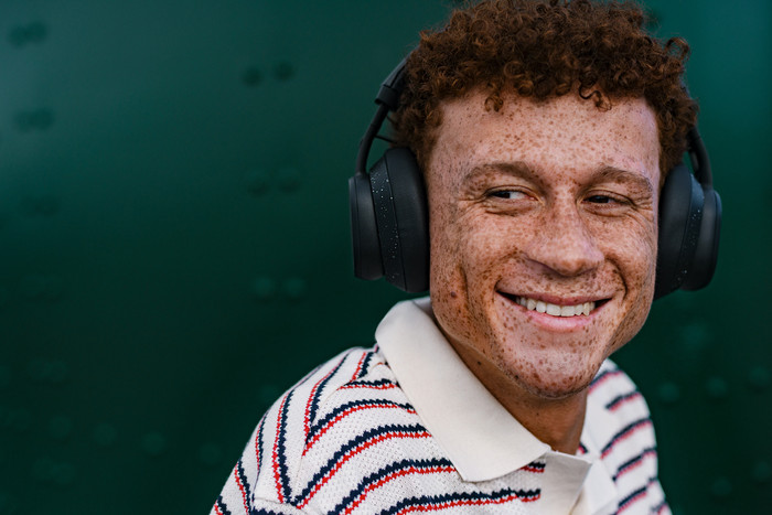 Fairbuds XL Zwart product in gebruik