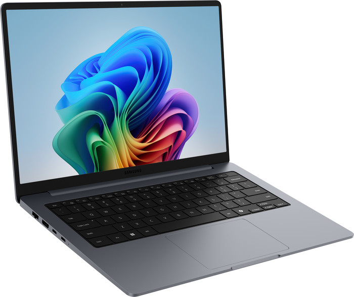 Samsung Galaxy Book6 NP740VJK-KG1NL linkerkant