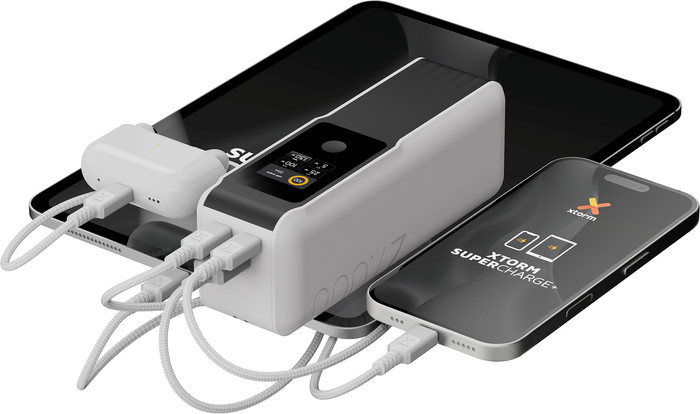 Xtorm NextGen 140W Powerbank 27.000mAh Wit product in gebruik