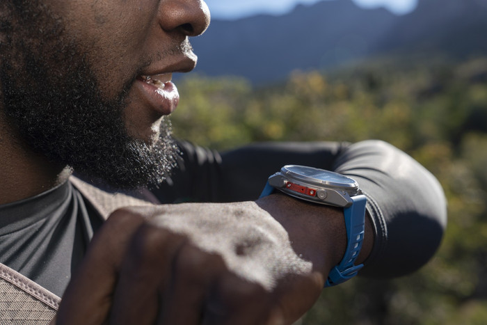 Garmin Fenix 9 Pro Titanium LTE 43mm product in gebruik