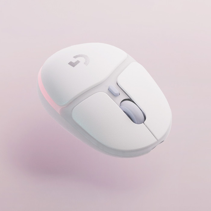 Logitech G705 Wireless Gaming Mouse product in use