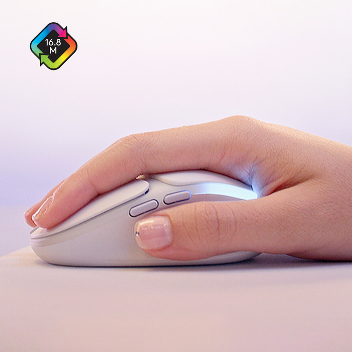 Logitech G705 Wireless Gaming Mouse product in use