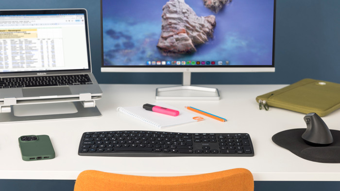 BlueBuilt Wireless USB Keyboard AZERTY + BlueBuilt Nexum Wireless Mouse product in use