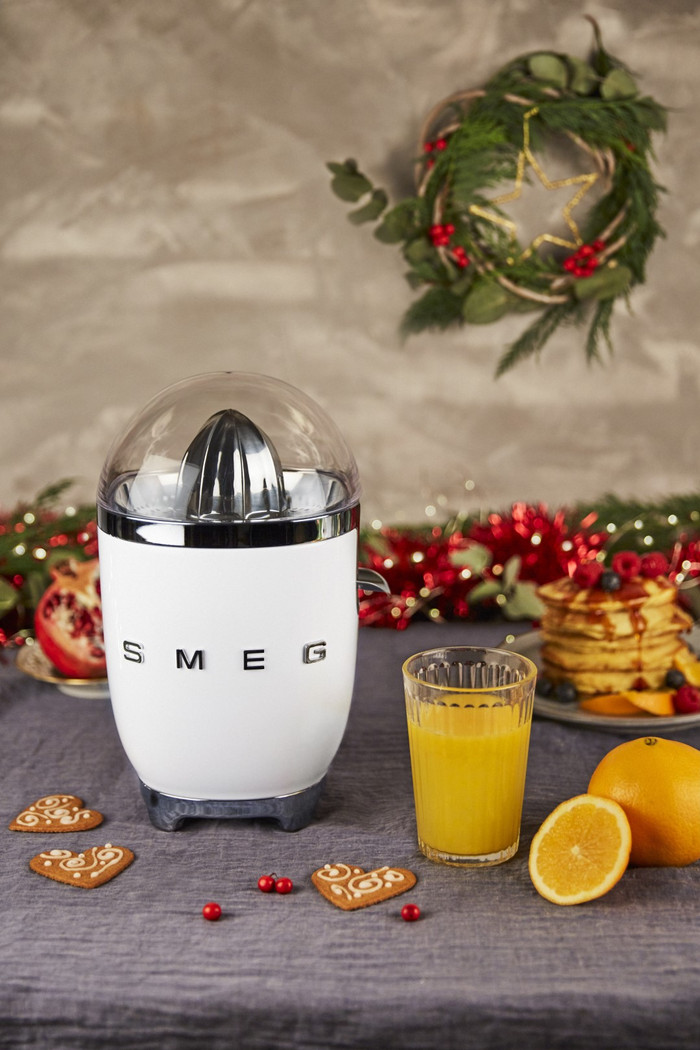 SMEG CJF11WHEU Wit product in gebruik