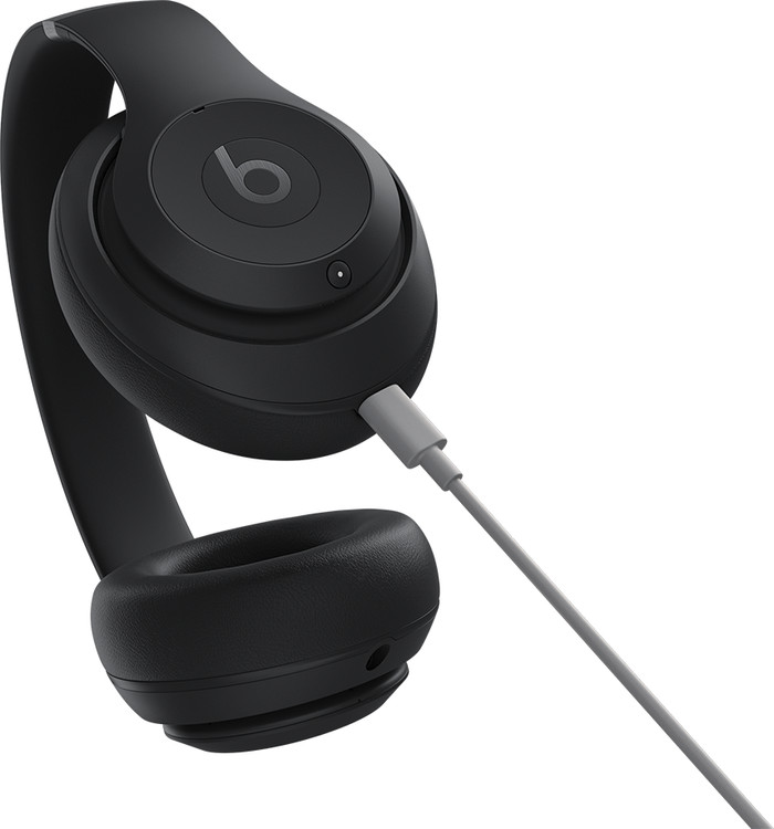 Beats Studio Pro Black detail