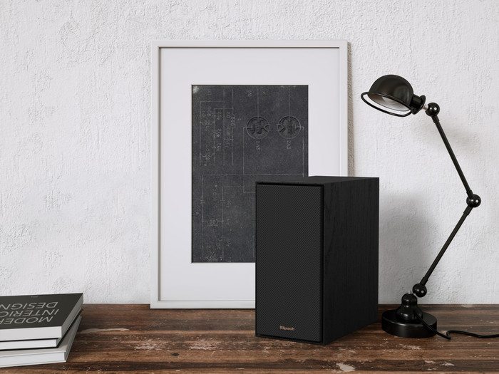 Klipsch R-40PM product in use