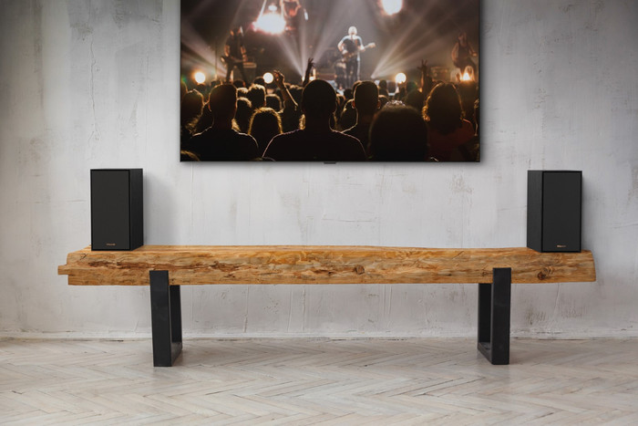 Klipsch R-40PM product in use