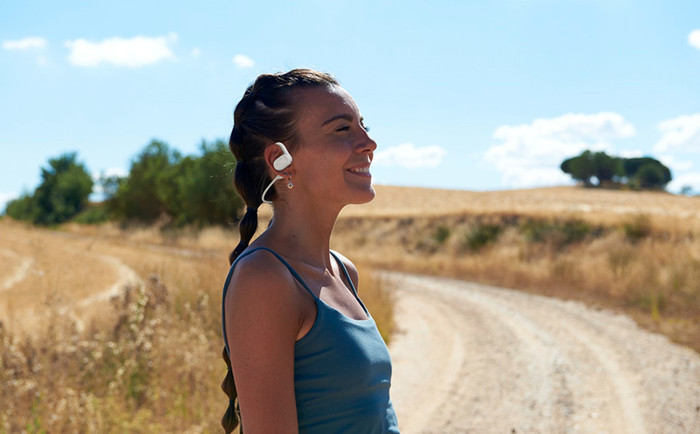 JBL Soundgear Sense Wit product in gebruik