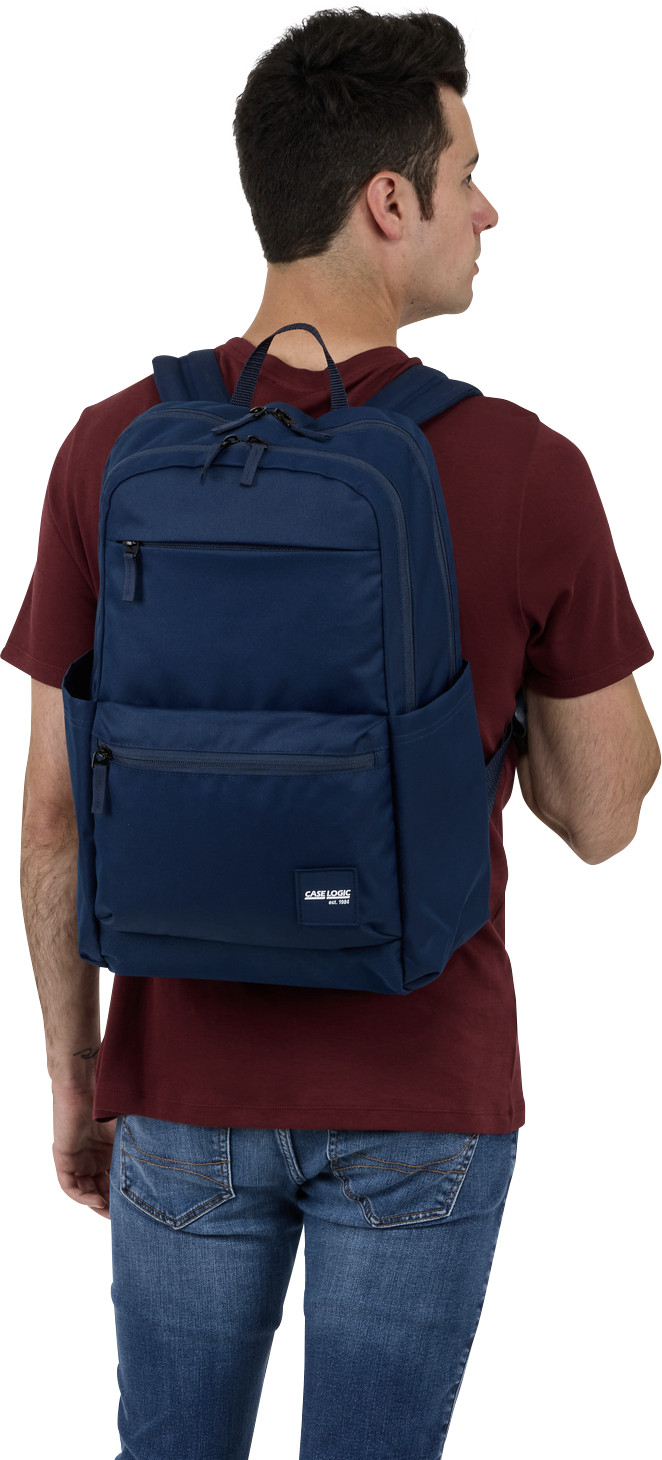 Case Logic Uplink Laptop Rugzak - Donkerblauw product in gebruik