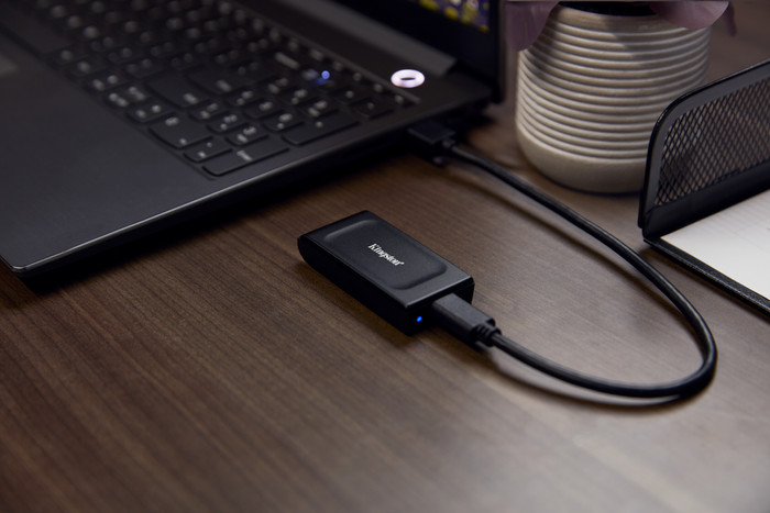 Kingston XS1000 Portable SSD 2TB product in gebruik