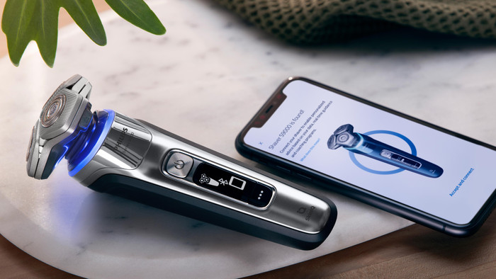 Philips Shaver Series 9000 S9974/35 + Nose Trimmer product in use