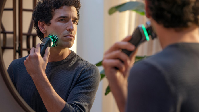 Philips Shaver Series 9000 S9974/35 + Nose Trimmer product in use