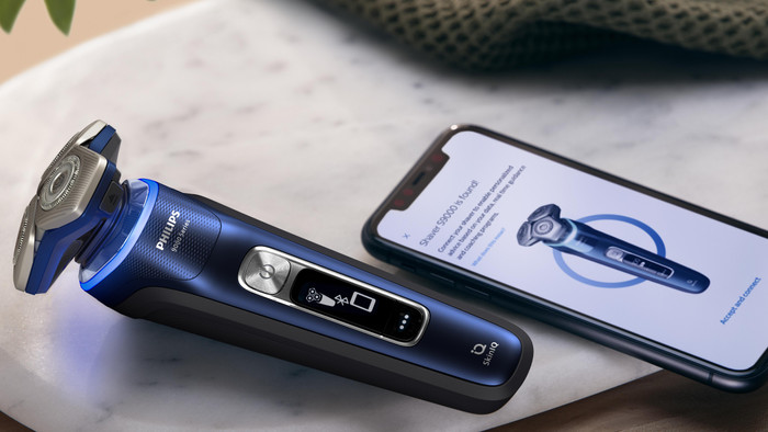 Philips Shaver Series 9000 S9980/59 + Nose Trimmer product in use
