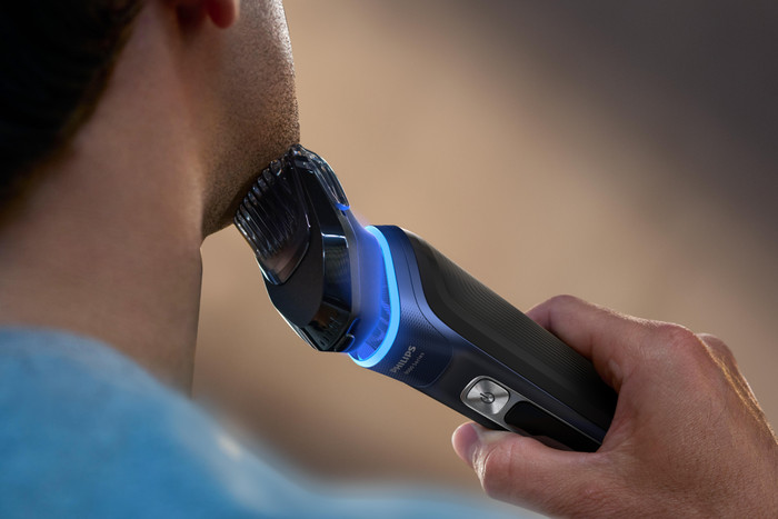 Philips Shaver Series 9000 S9980/59 + Nose Trimmer product in use