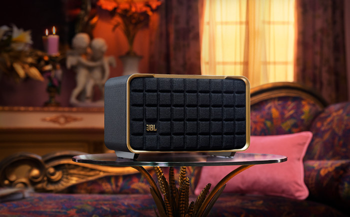 JBL Authentics 200 Zwart product in gebruik