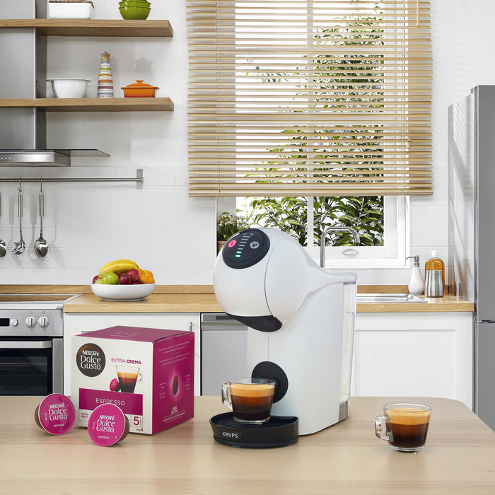 Krups NESCAFÉ Dolce Gusto Genio S KP2431 product in gebruik