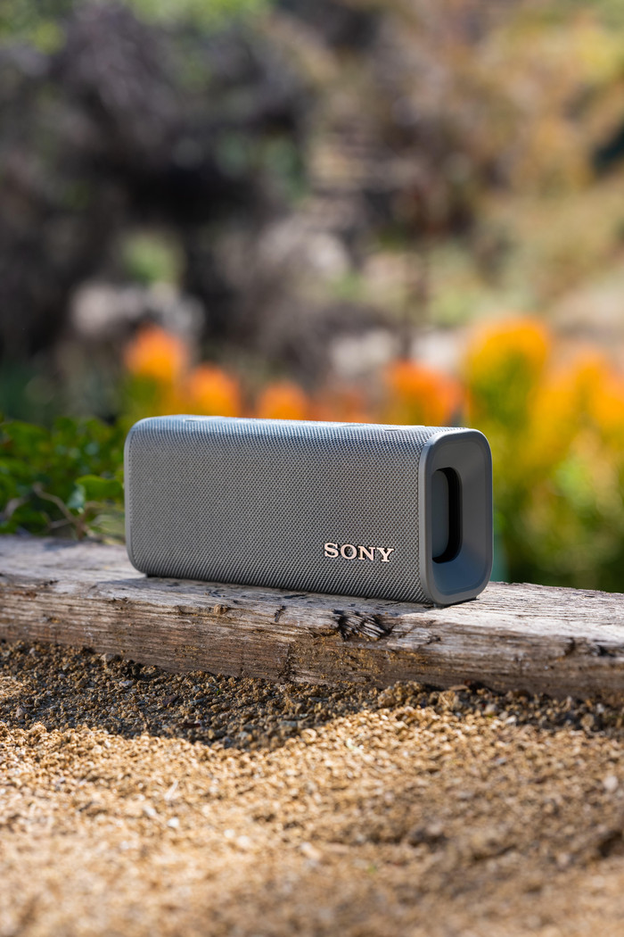 Sony ULT Field 3 Grijs product in gebruik