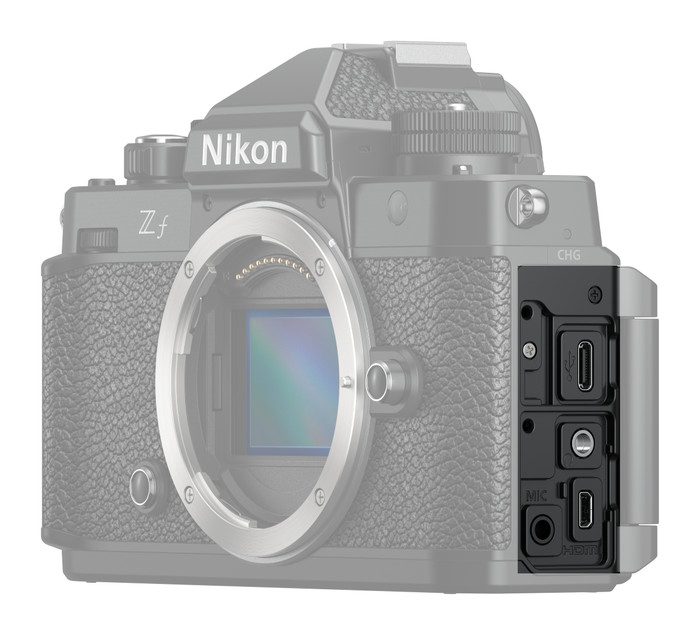 Nikon Z f + NIKKOR Z 24-70mm f/4 linkerkant
