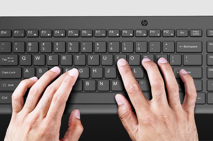 HP 150 Wired Keyboard AZERTY product in use