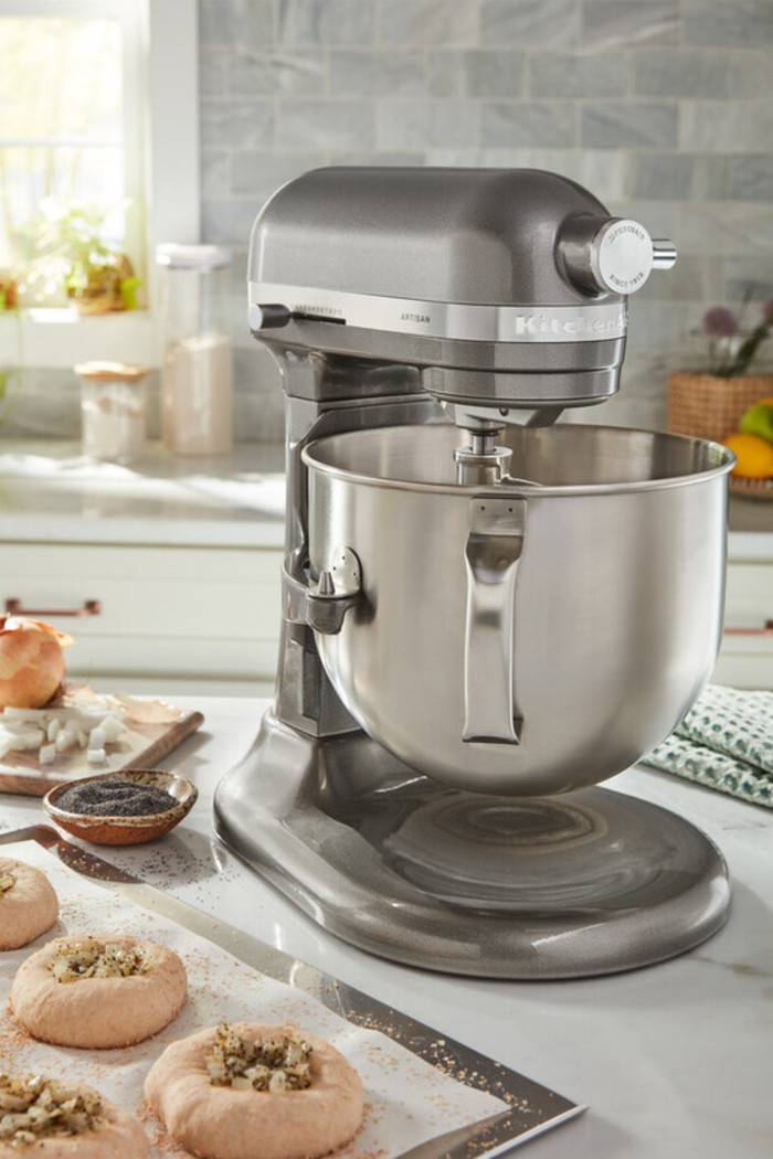 Kitchenaid 5KSM70SHXEMS Medallion Silver product in gebruik