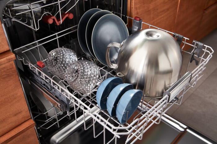 KitchenAid Artisan Bowl-Lift 5KSM70SHXEPP Pebbled Palm product in gebruik