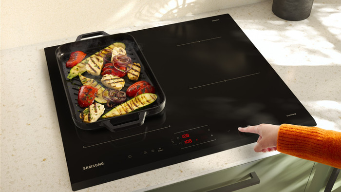 Samsung NZ64B5066FK/U1 product in use