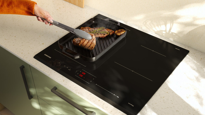 Samsung NZ64B5066FK/U1 product in use