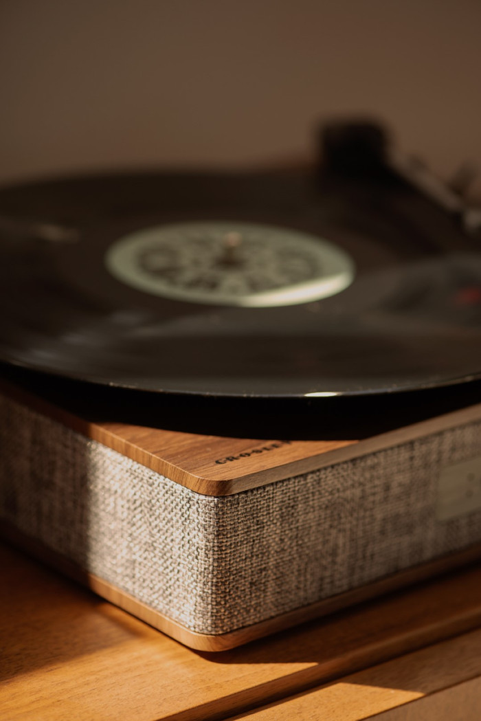 Crosley Aria Grey detail