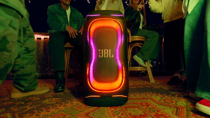 JBL Partybox 330 Zwart product in gebruik