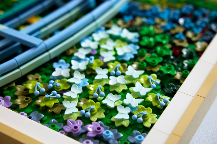 LEGO Art Claude Monet: Brug over een vijver met waterlelies 31220 detail