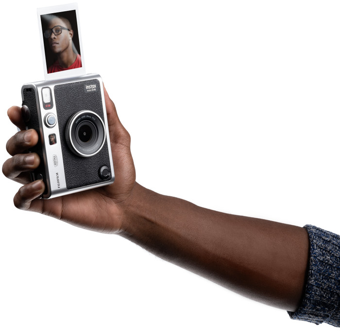 Fujifilm Instax Mini EVO Zwart product in gebruik
