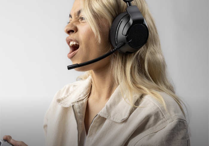 Skullcandy Crusher PLYR 720 Draadloze Gaming Headset product in gebruik