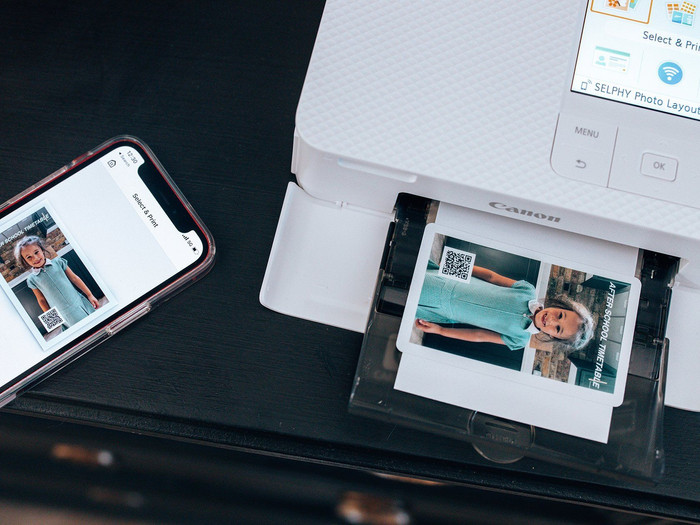 Canon SELPHY CP1500 White product in use