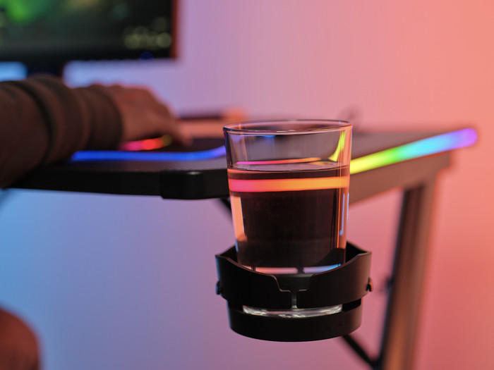 Trust GXT709 Luminus RGB Game Bureau Zwart product in gebruik