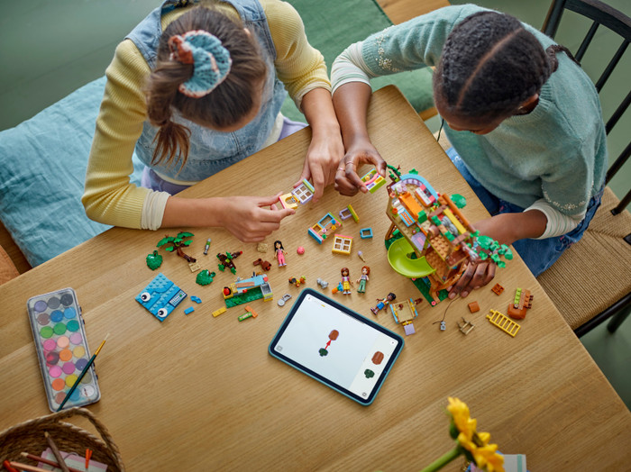 LEGO Friends Friendship Tree House Hangout 42652 product in use