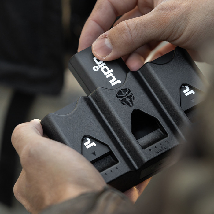 Jupio Pr1me Gear Tri-Charge NP-FZ100 product in gebruik