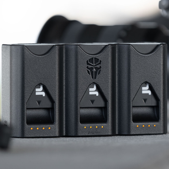 Jupio Pr1me Gear Tri-Charge NP-FZ100 product in gebruik