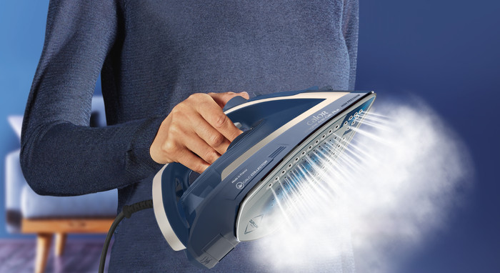 Calor Ultragliss Anti-Calc Plus FV6830C0 product in use