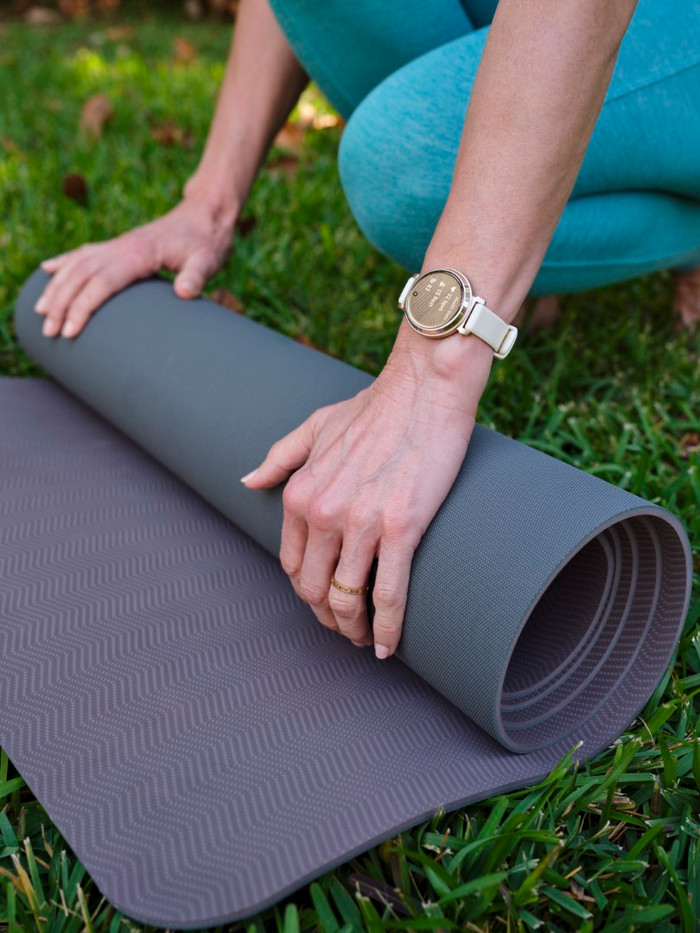 Garmin Lily 2 Cream product in use