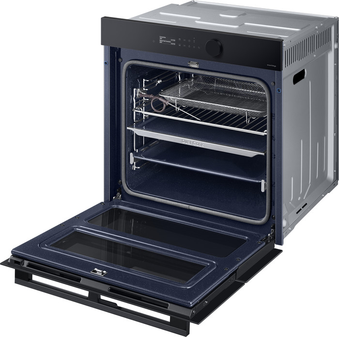 Samsung NV7B5755SAK/U1 Dual Cook Flex inside